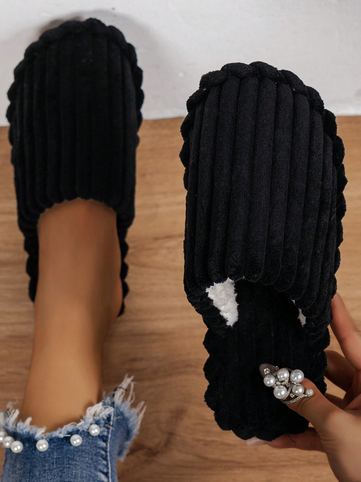 Women's Corduroy Mule Slippers, Closed-Toe Backless House Slippers with Light Sole, Black