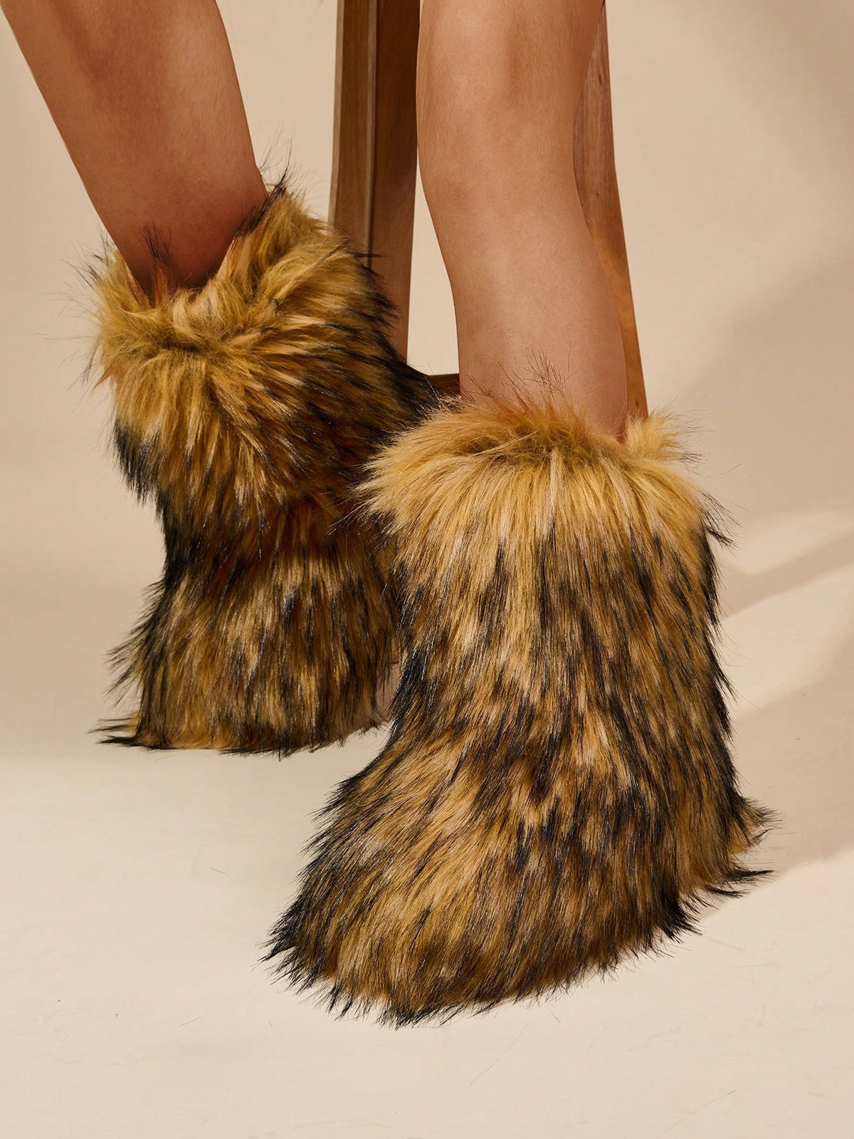 Women's Faux Fur Boots, Fluffy Mid-Calf Winter Boots with Warm Lining, Brown