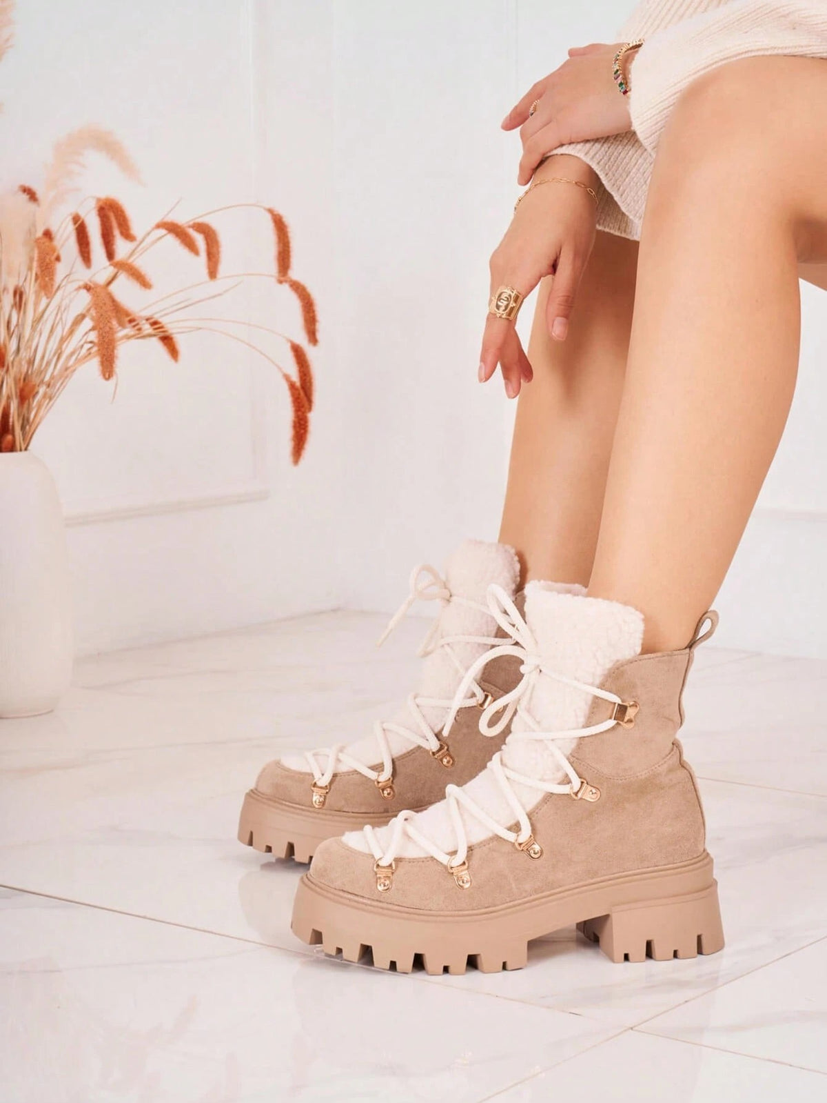 Women's Lace-Up Platform Boots with Plush Lining and Side Zip, Winter Ankle Boots, Beige