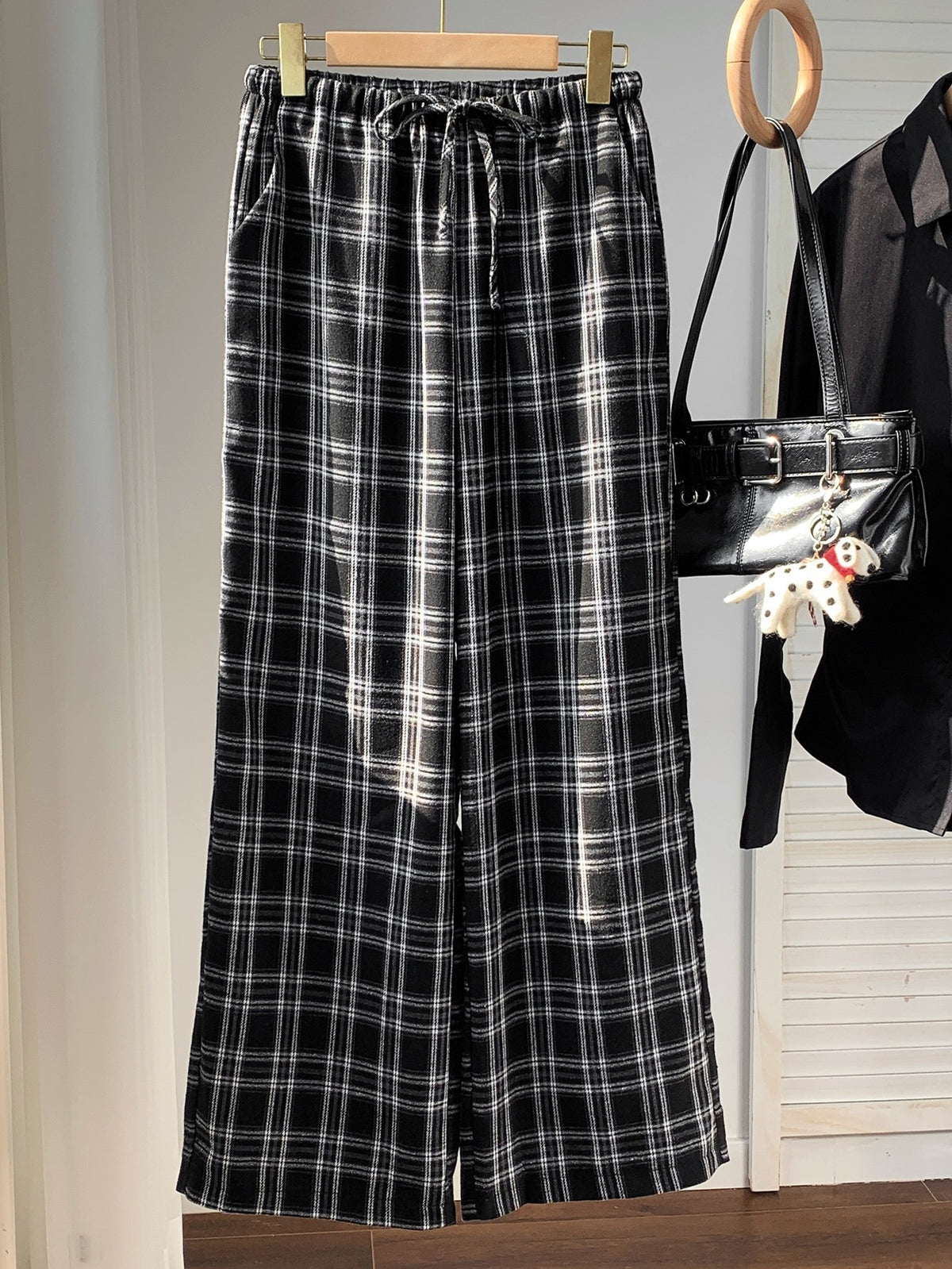 Women's Plaid Pajama Pants with Drawstring, Wide Leg Lounge Pants with Pockets, Black Plaid, view 4