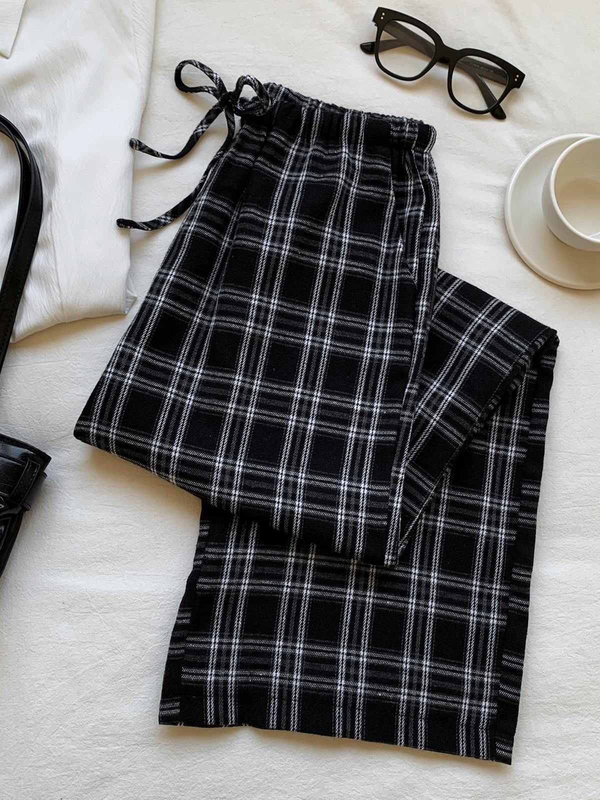 Women's Plaid Pajama Pants with Drawstring, Wide Leg Lounge Pants with Pockets, Black Plaid, view 7